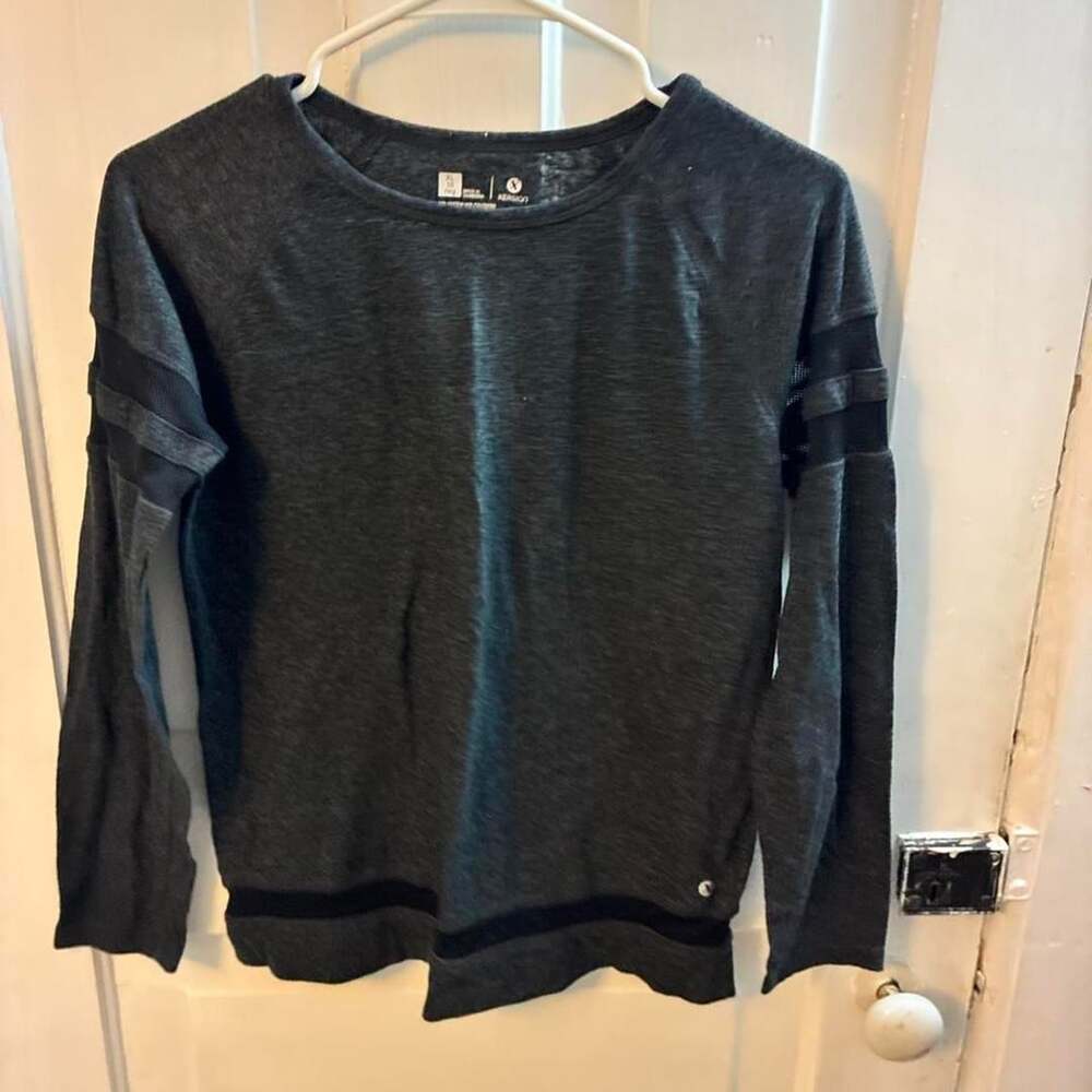 Xersion Girls Black Long Sleeve Activewear Shirt with Mesh Sleeves